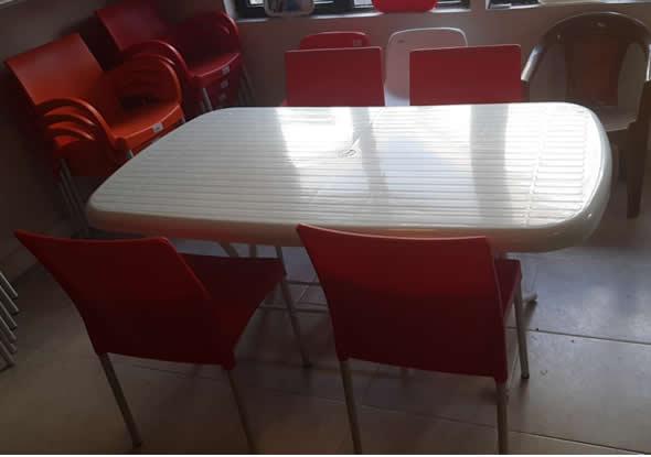 4 Kişilik Plastik Masa Sandalye Takımı