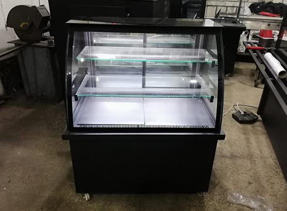 Bombeli Pasta Dolabı