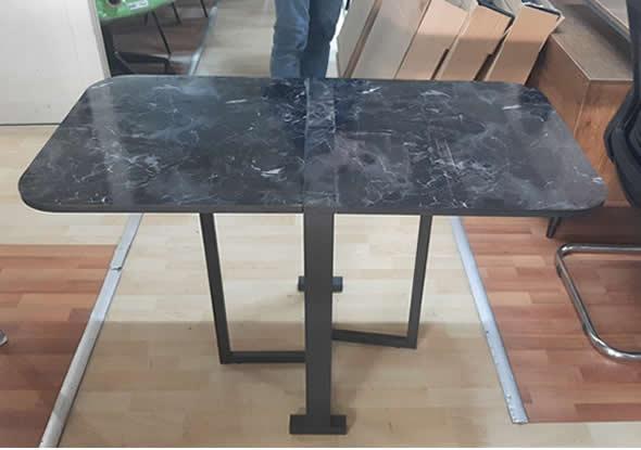 Demir Ayaklı Katlanır Masa