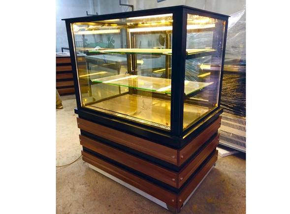 Koyu Mobilyalı Pasta Tatlı Dolabı