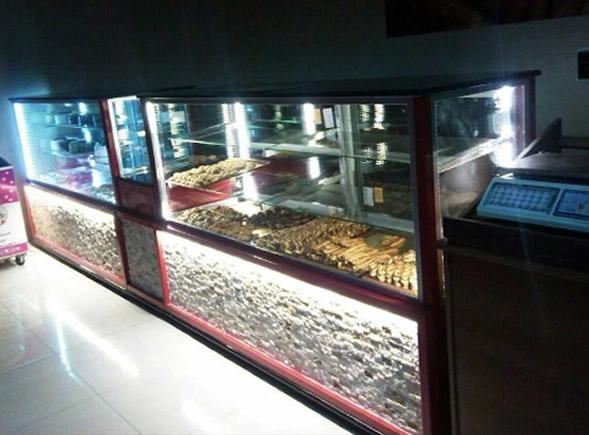 Taş Dekorlu Yaş Kuru Pasta Dolabı Kasalı